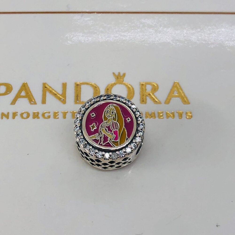 🌞📖Pandora Run Disney 10K Pendant Dangle Charm Tiana S925 Sterling Silver - Picture 1 of 3